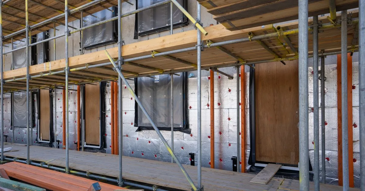 installation d'isolation et de plaques de plâtre pour améliorer le confort thermique et l'isolation acoustique de votre intérieur.