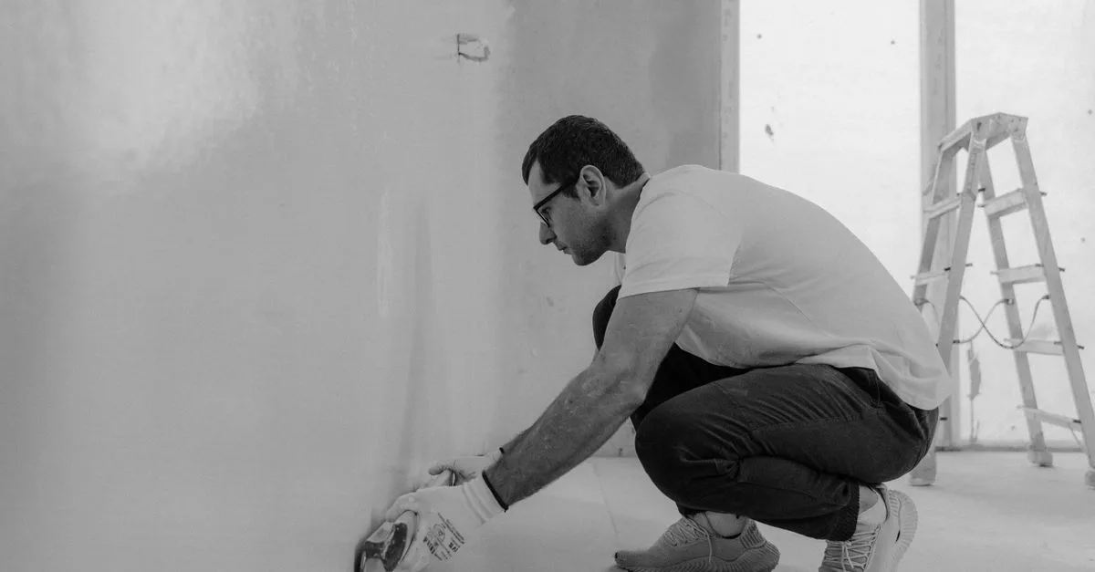 découvrez nos services professionnels de plâtrerie pour tous vos travaux de finition intérieure. plâtrier qualifié pour des murs lisses et durables.