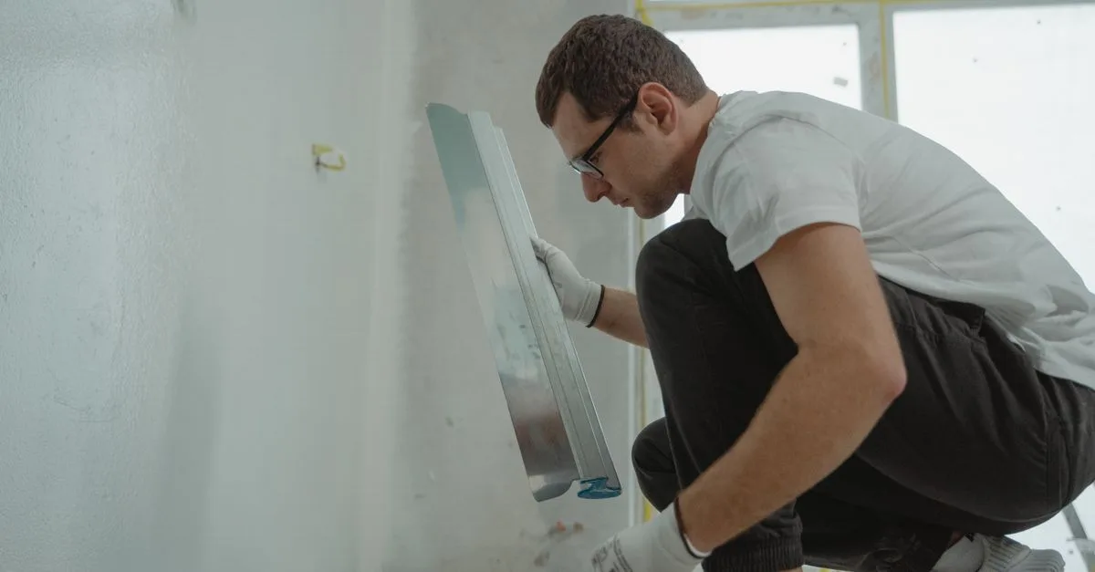 découvrez notre sélection d'accessoires pour plâtriers de haute qualité, conçus pour faciliter vos travaux de plâtrerie avec efficacité et précision.